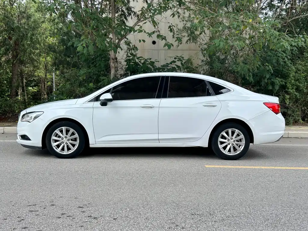 Buick Verano — миниатюра 2