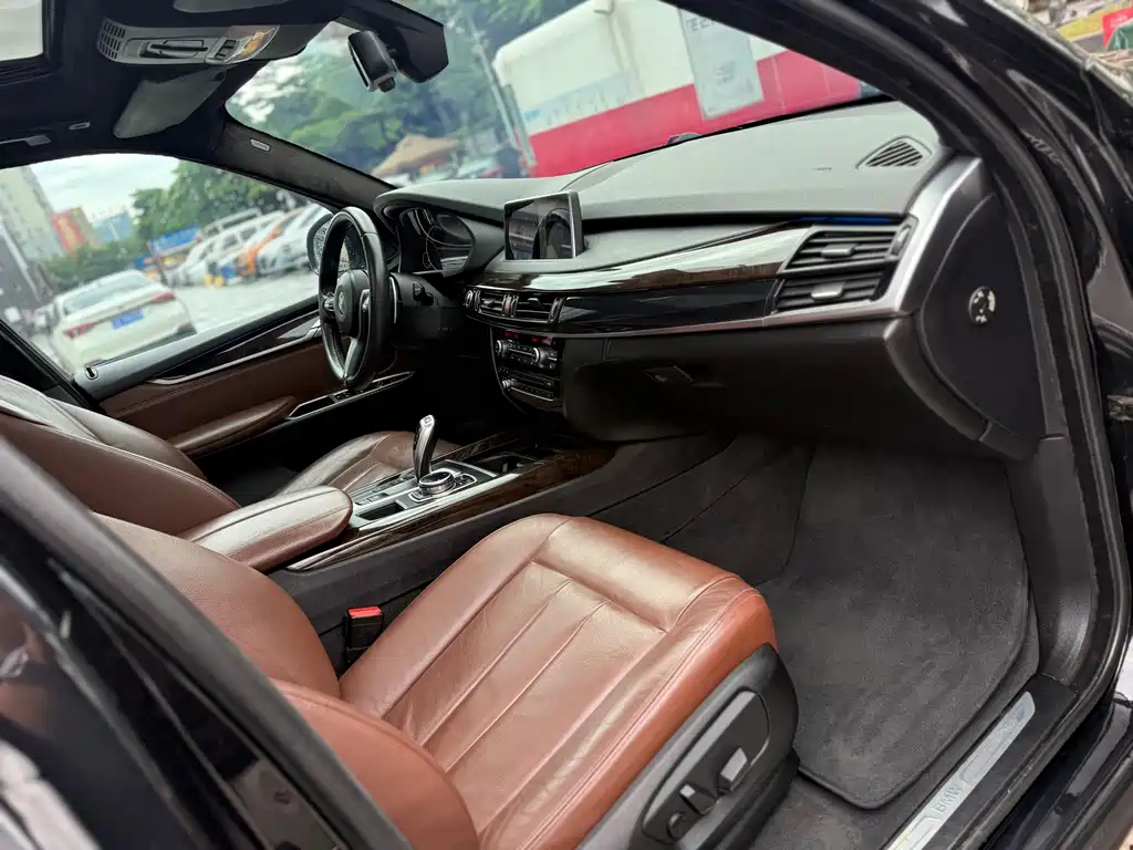 BMW X5 (Import) — миниатюра 6