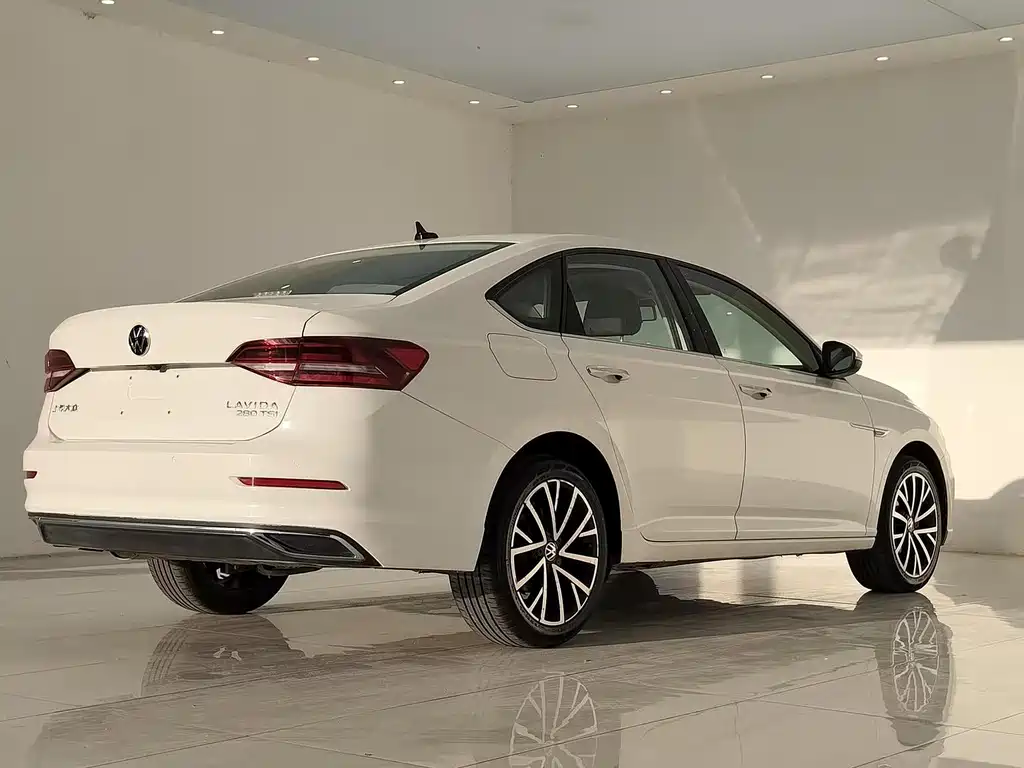 Volkswagen Lavida — миниатюра 6