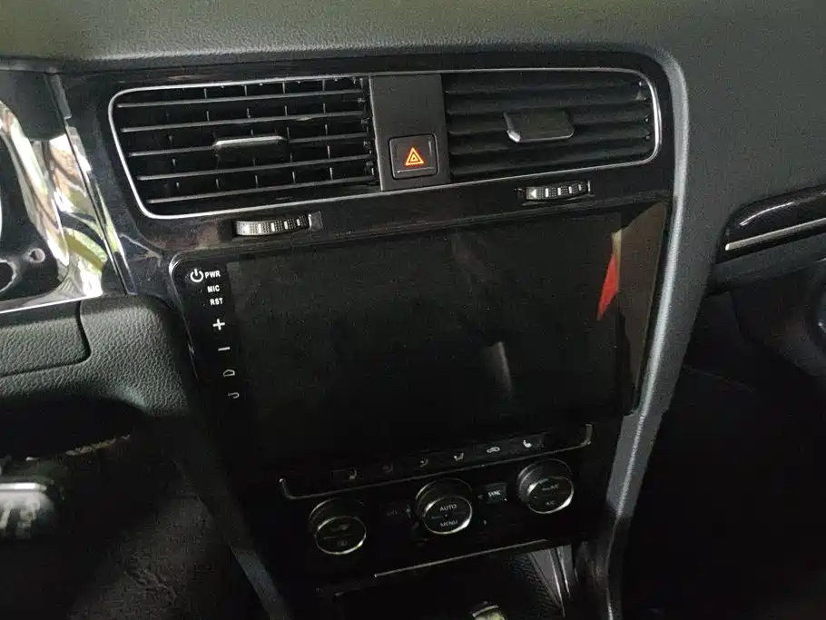 Volkswagen Golf — миниатюра 13