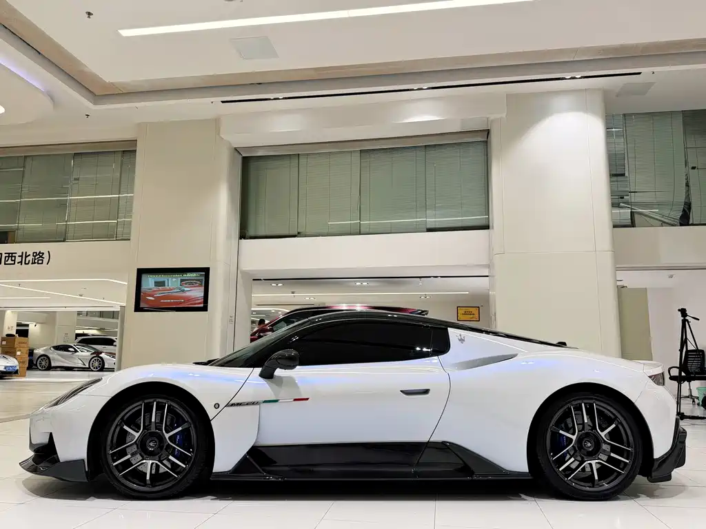 Maserati MC20 — миниатюра 6