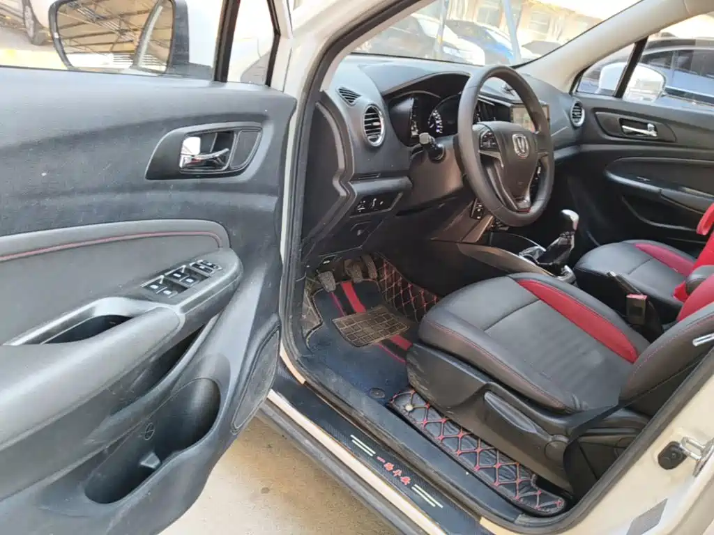 Changan CS15 — миниатюра 16