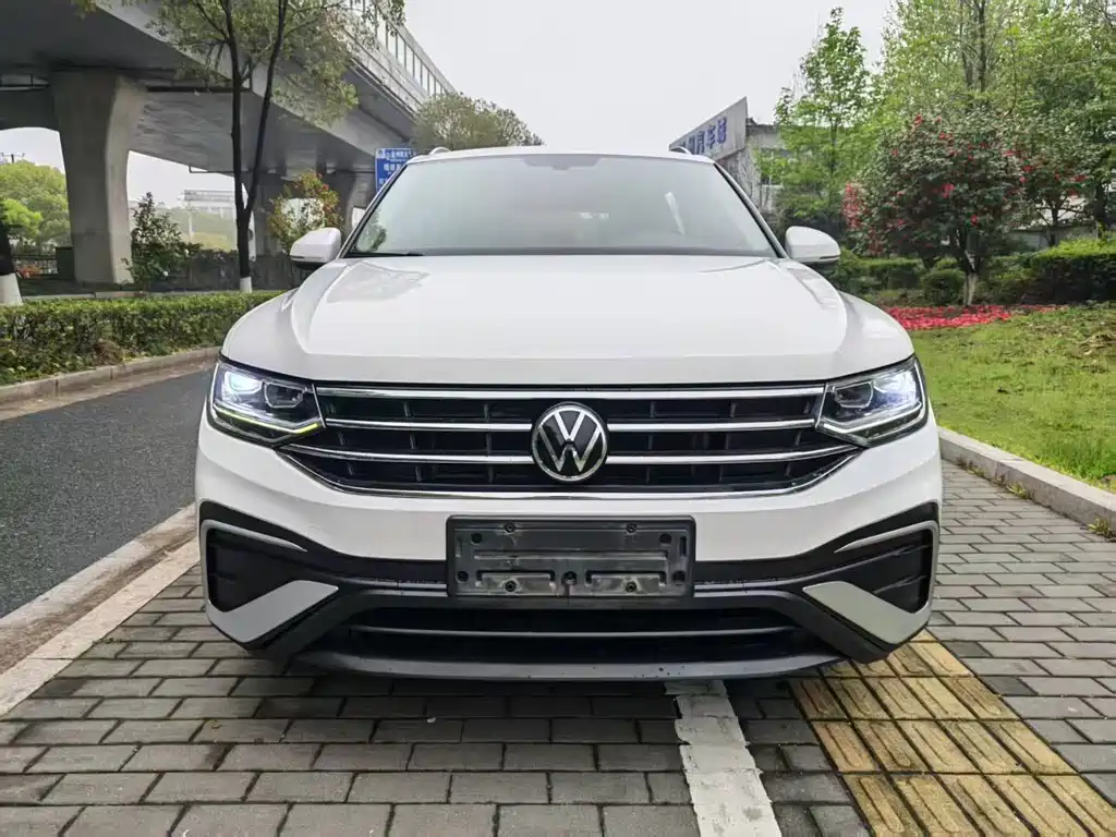 Volkswagen Tiguan L — миниатюра 2
