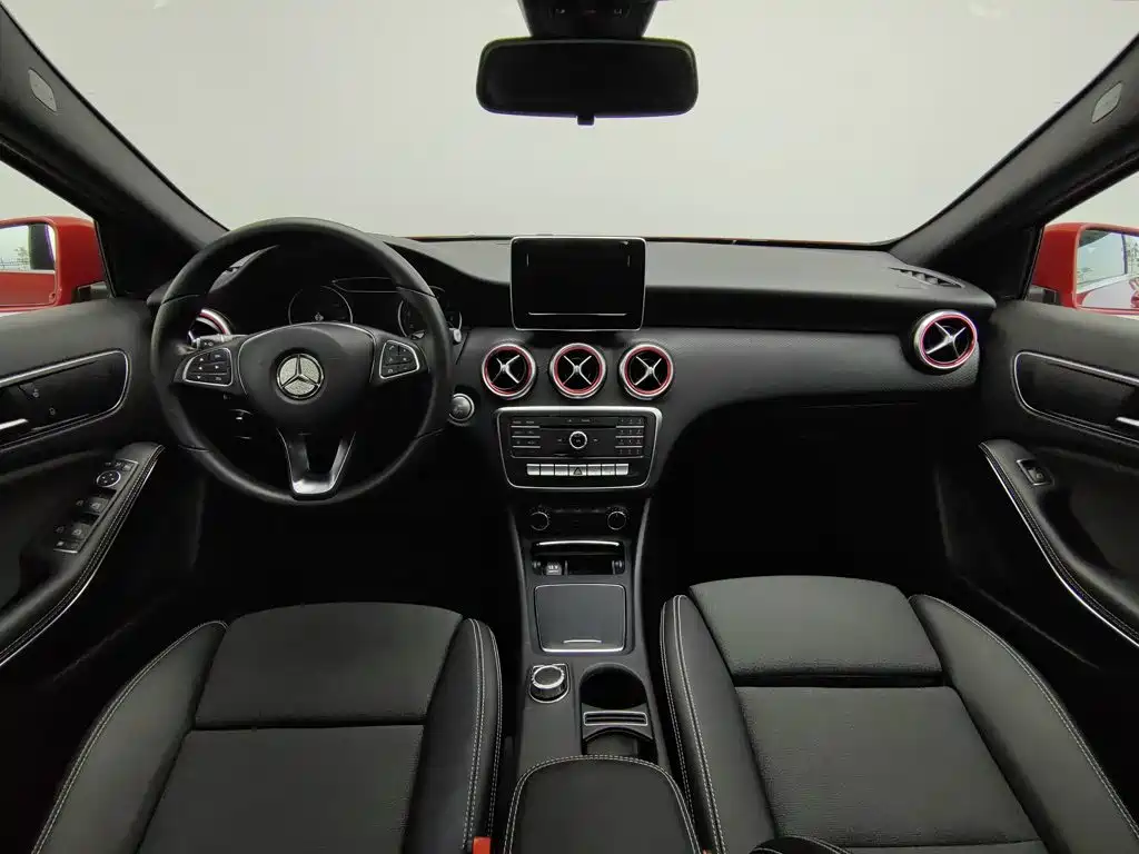 Mercedes-Benz A-Class (Import) — миниатюра 5