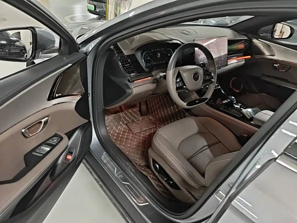 BYD Han — миниатюра 16