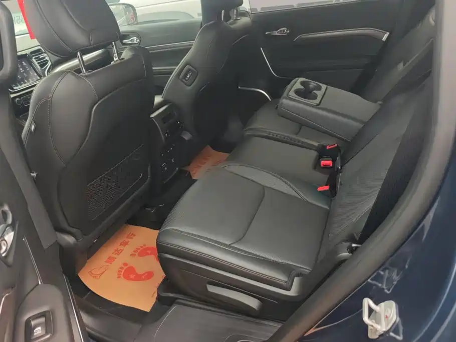 Jeep Grand Commander — миниатюра 11