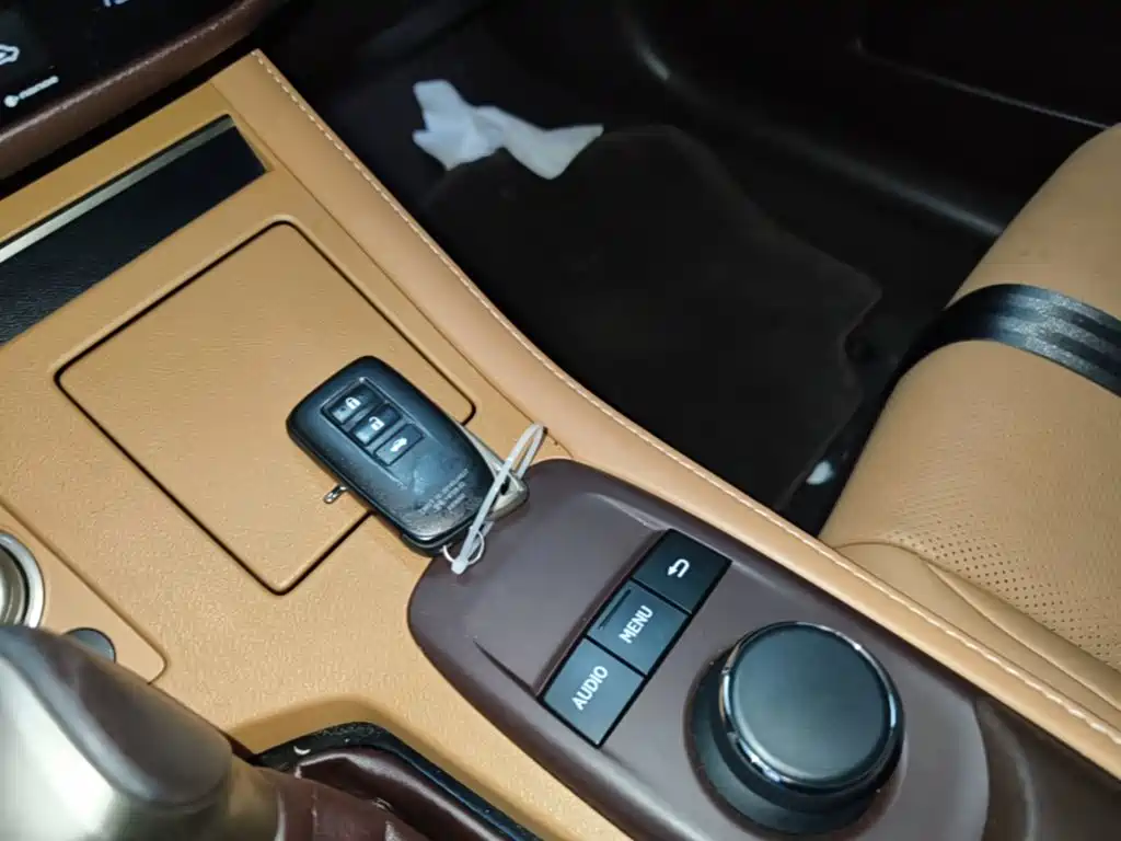 Lexus ES — миниатюра 9