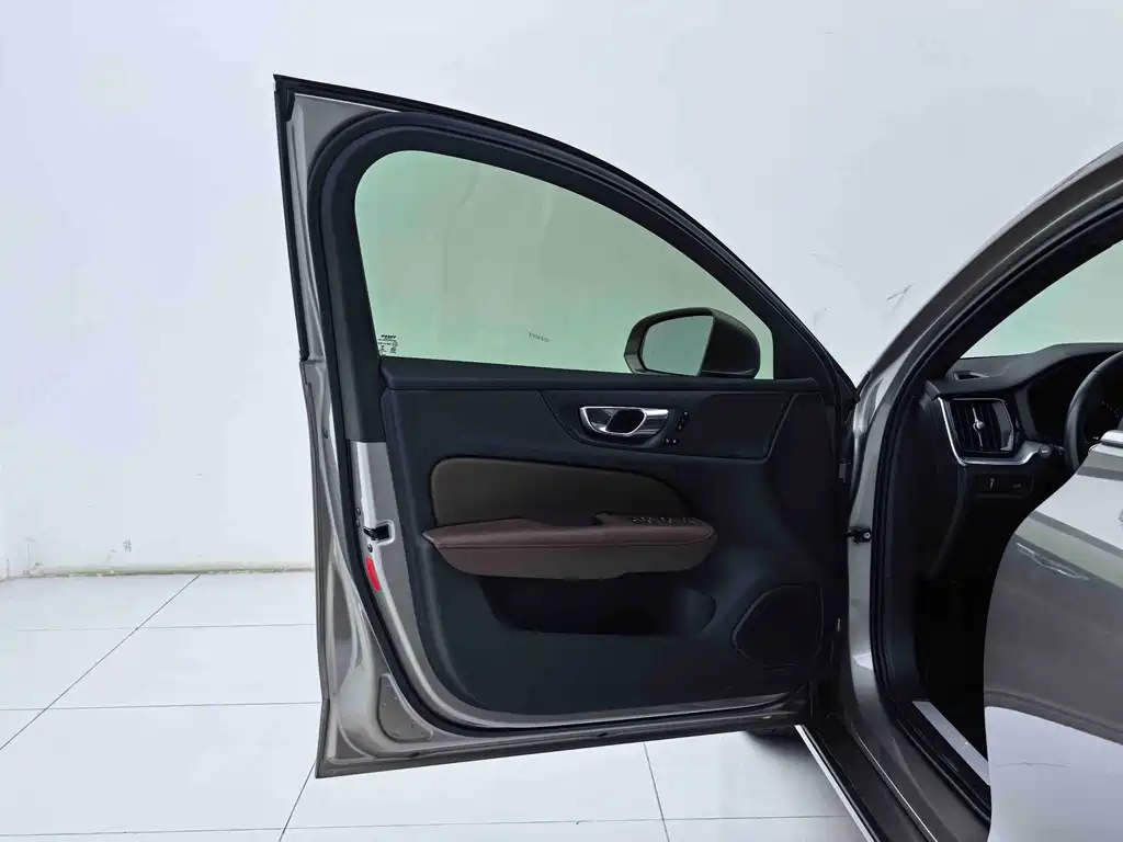 Volvo S60 — миниатюра 24