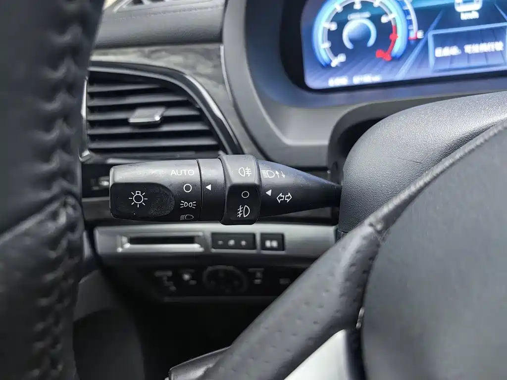 BYD Tang New Energy — миниатюра 21