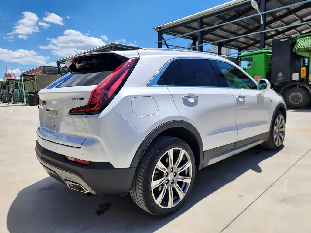 Cadillac XT4 28T 4WD Platinum Edition, фото 4