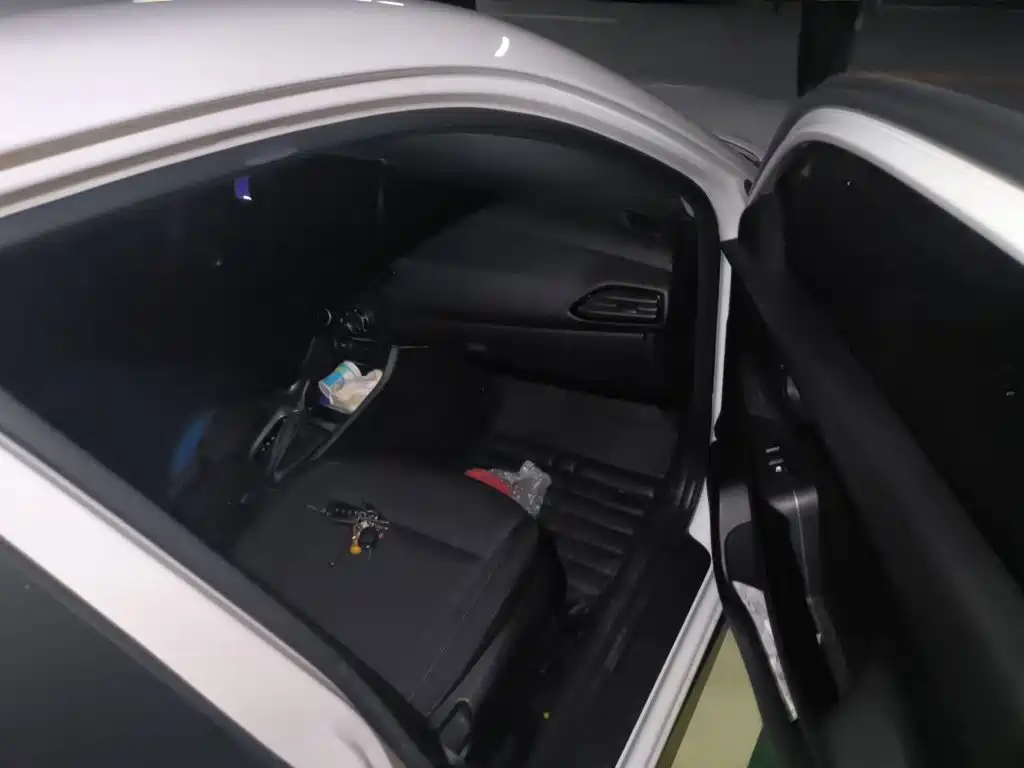Hyundai Elantra — миниатюра 21