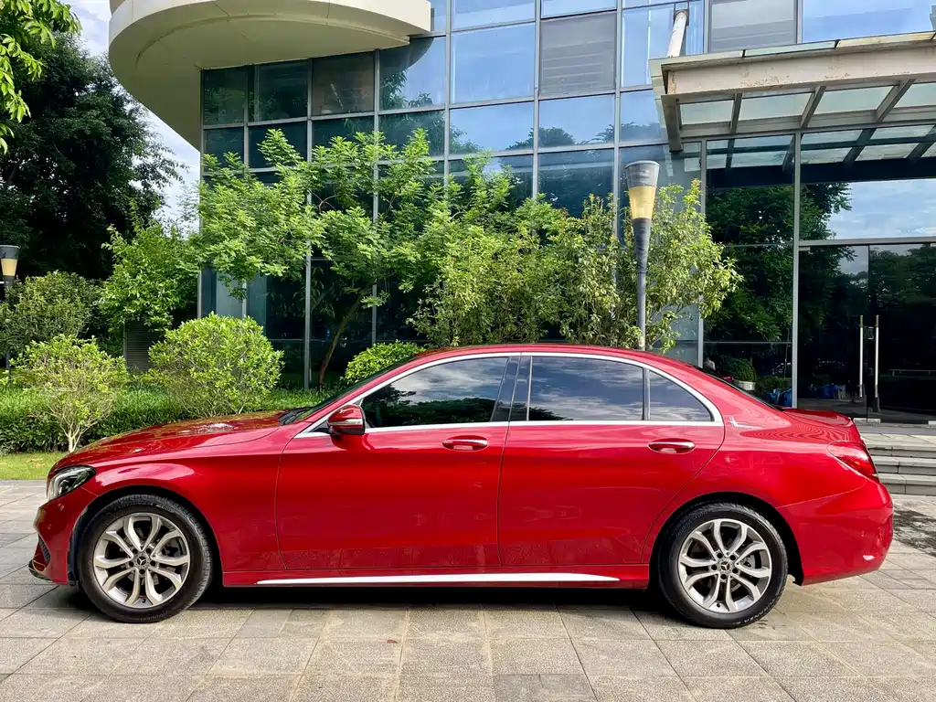 Mercedes-Benz C-Class — миниатюра 7