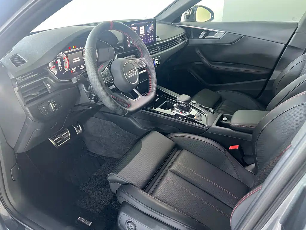 Audi A4L 2025 200 Enjoy 40 TFSI Luxury