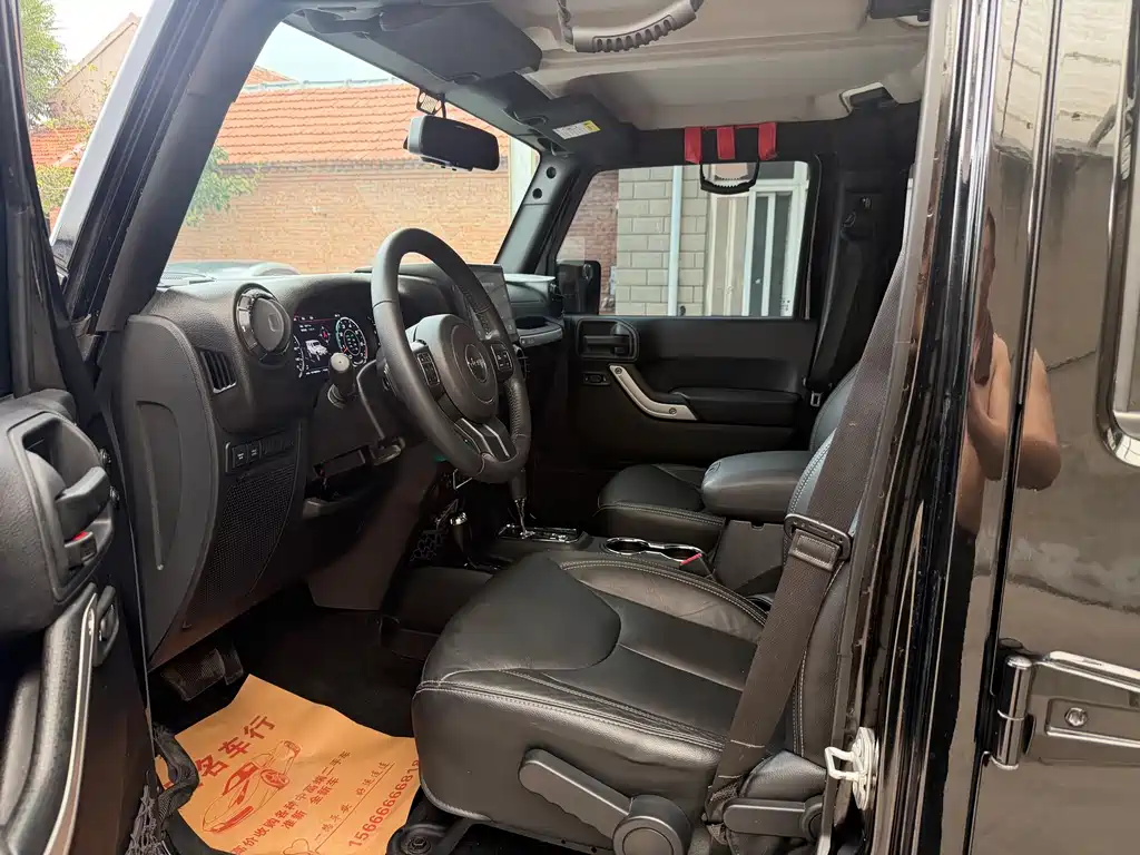 Jeep Wrangler — миниатюра 10