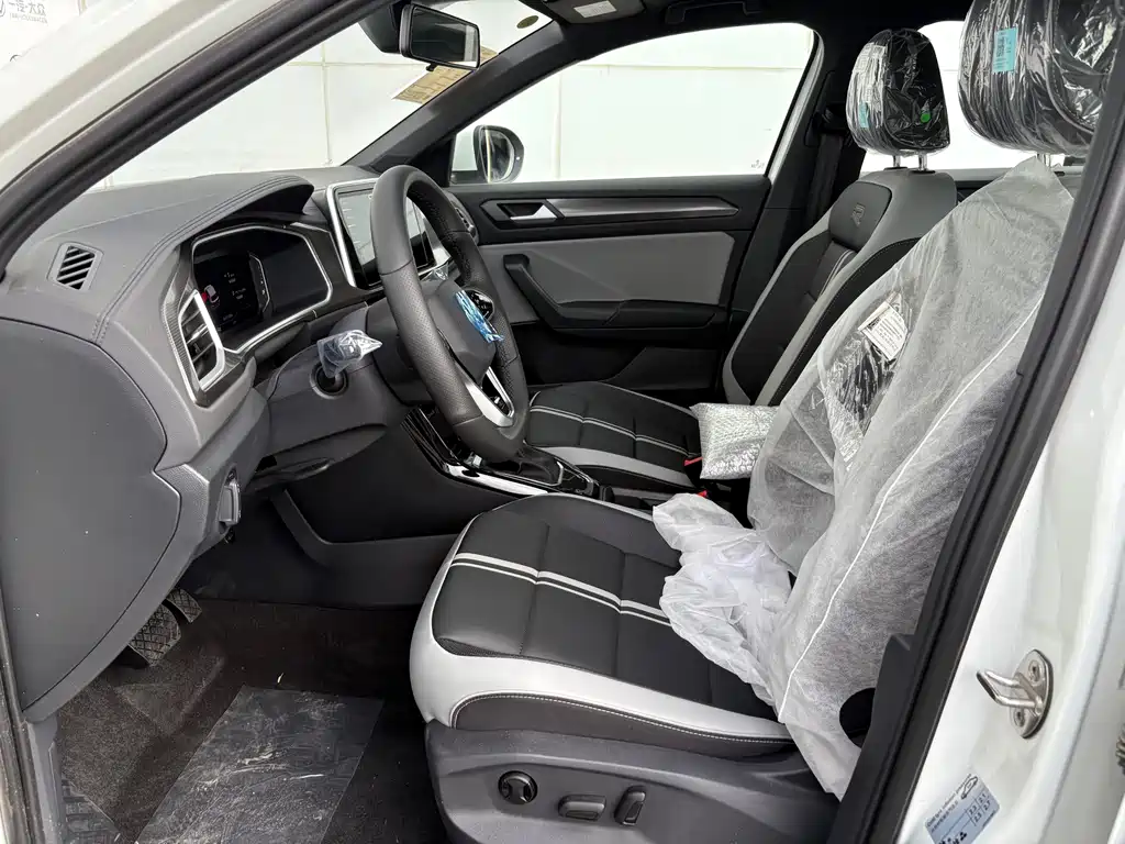 Volkswagen T-Roc 2025 300TSI DSG