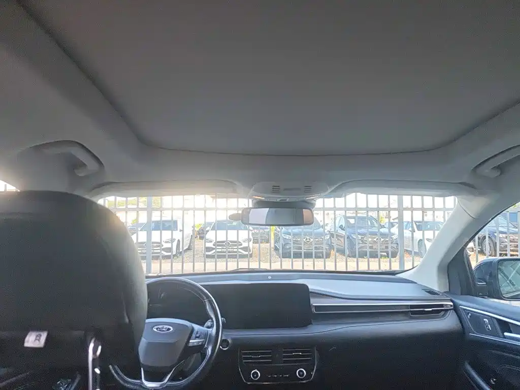 Ford Edge — миниатюра 9
