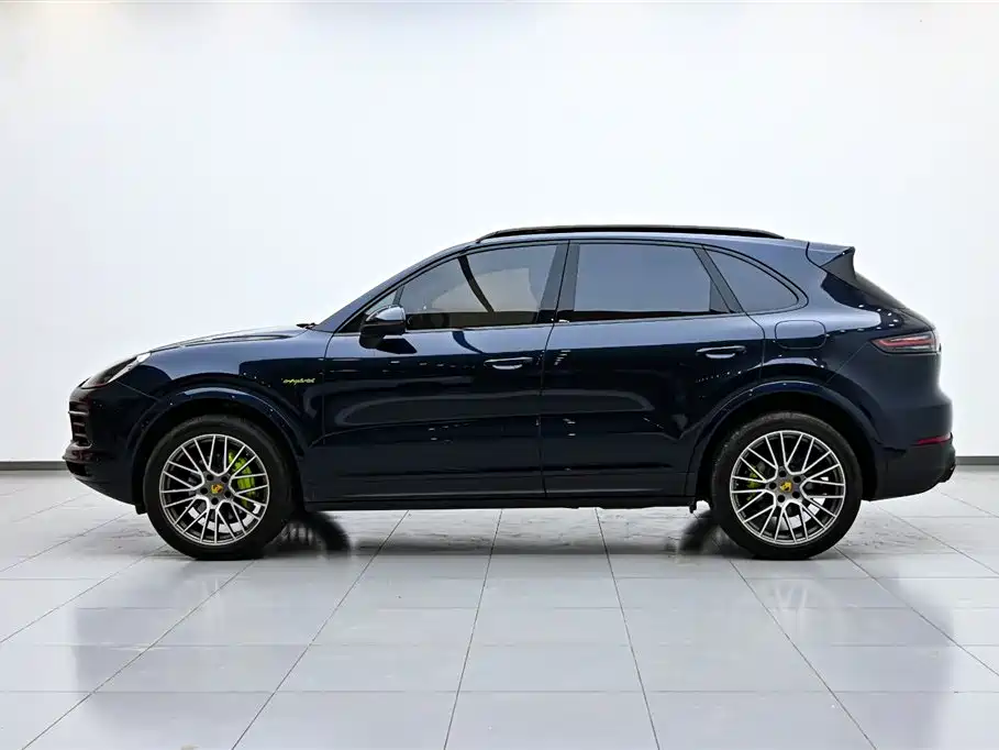 PORSCHE CAYENNE NEW ENERGY