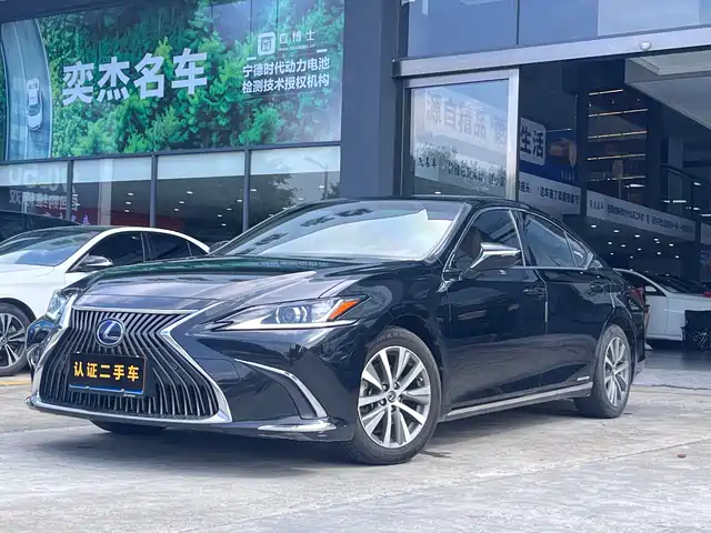 LEXUS  ES 2019