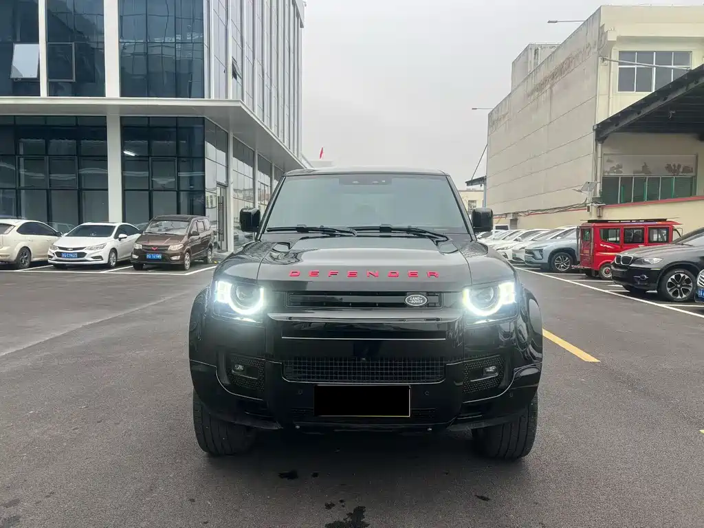 LAND ROVER DEFENDER