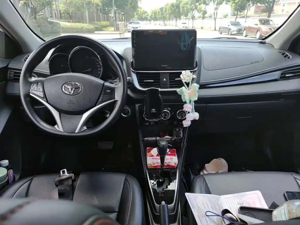 Toyota Yaris L — миниатюра 5