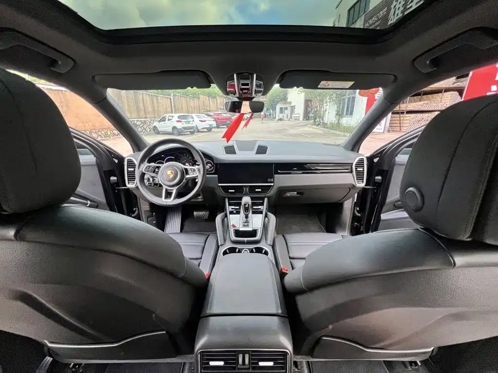 Porsche Cayenne — миниатюра 16