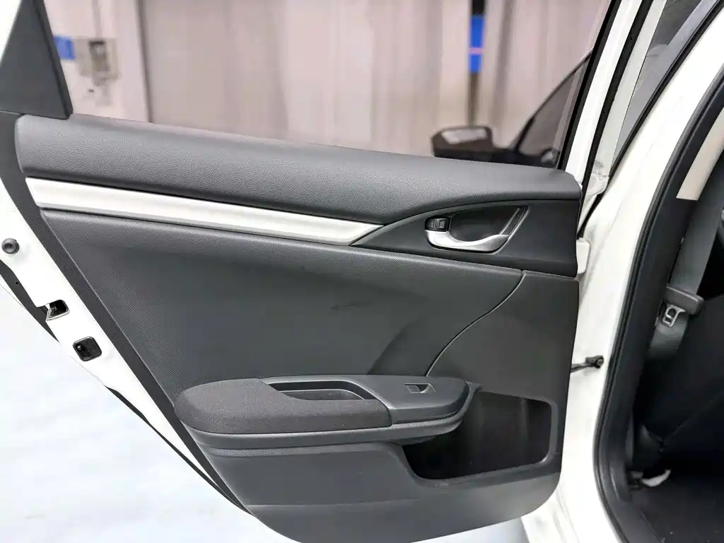 Honda Civic — миниатюра 12