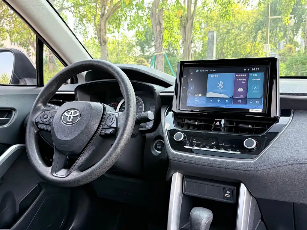 Toyota Corolla Cross — миниатюра 11