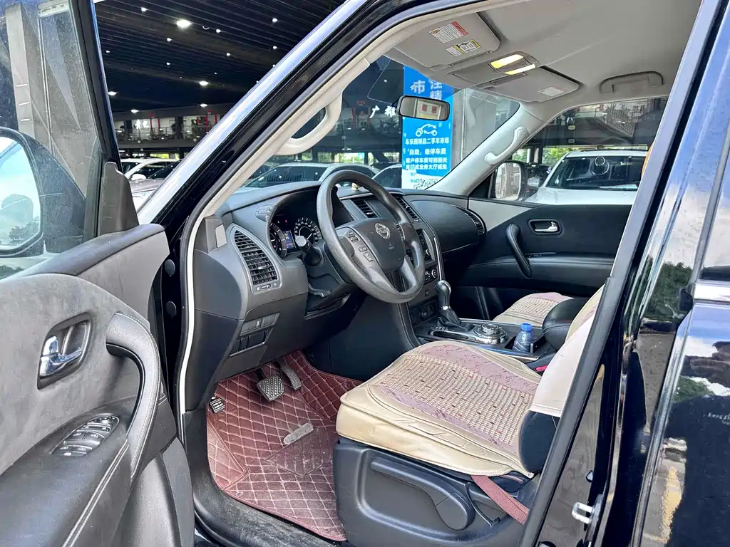 NISSAN TOURE