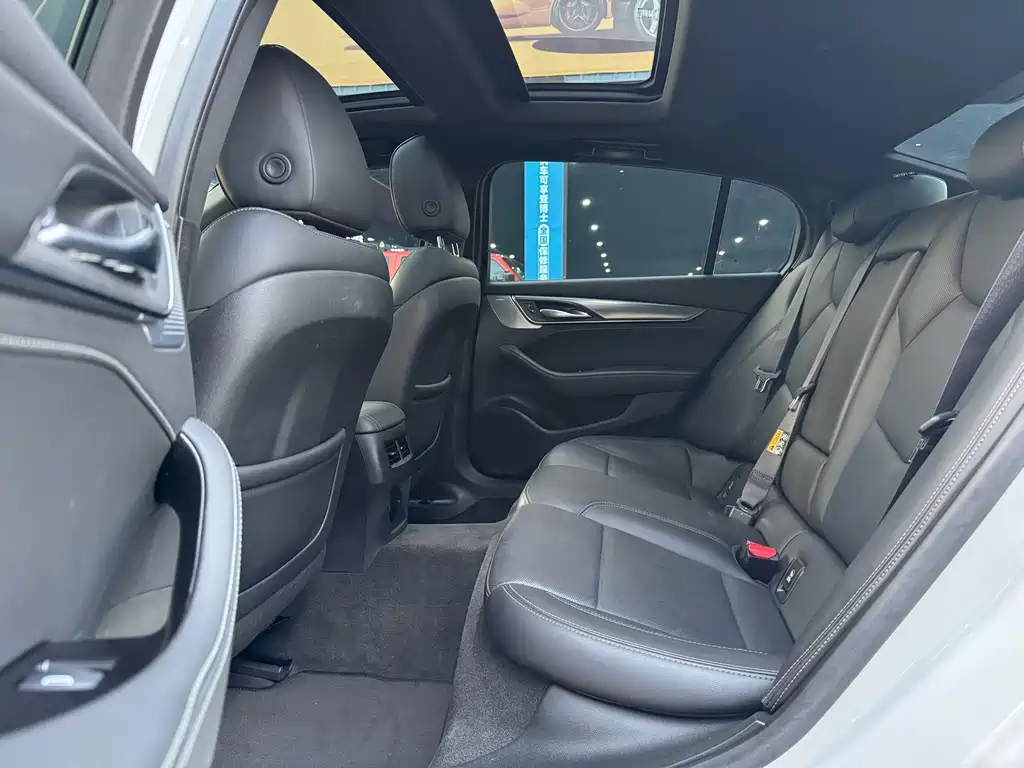 Cadillac CT5 — миниатюра 13