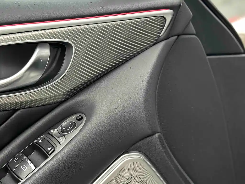 Infiniti Q50L 2018 2.0T V