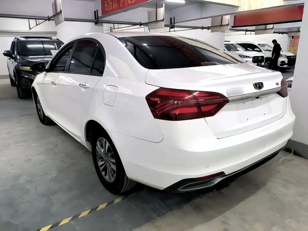 Geely Emgrand — миниатюра 5