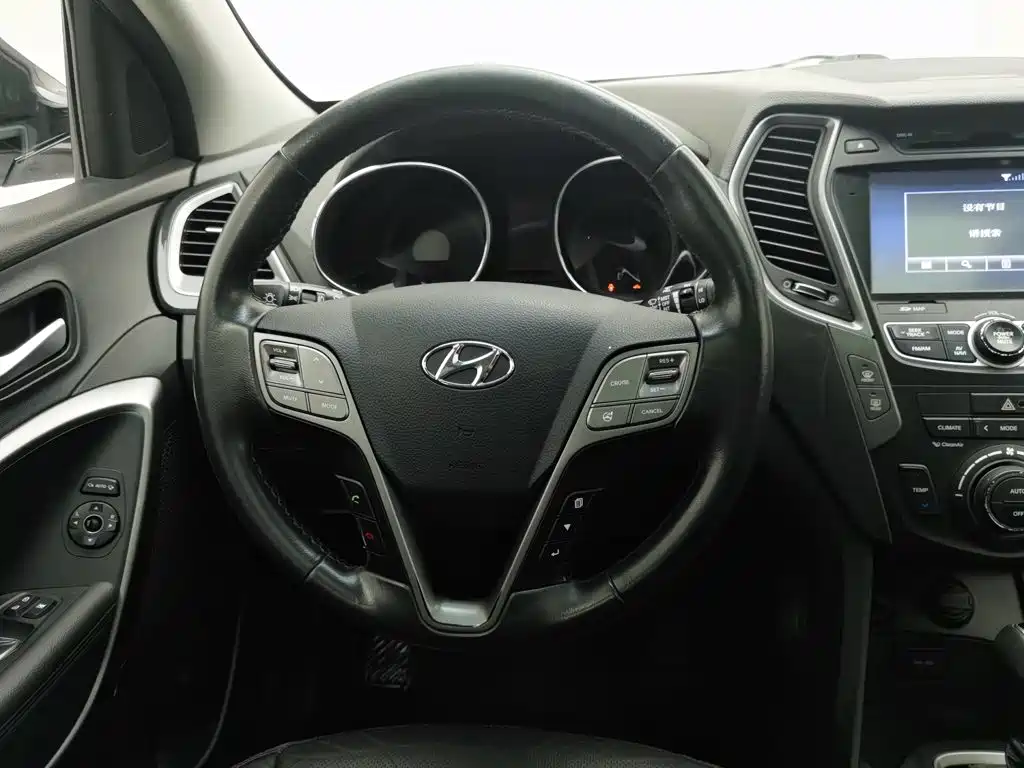 Hyundai Santa Fe — миниатюра 11