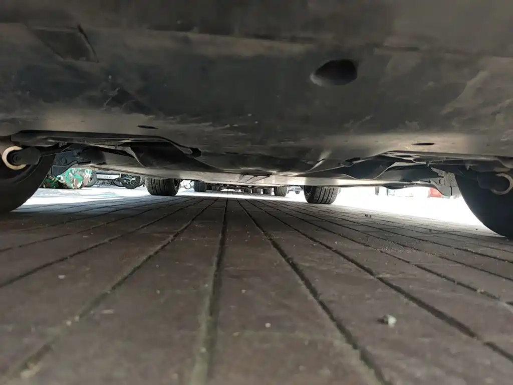 Tesla Model Y — миниатюра 25
