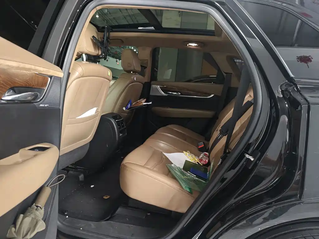 Cadillac XT5 — миниатюра 6
