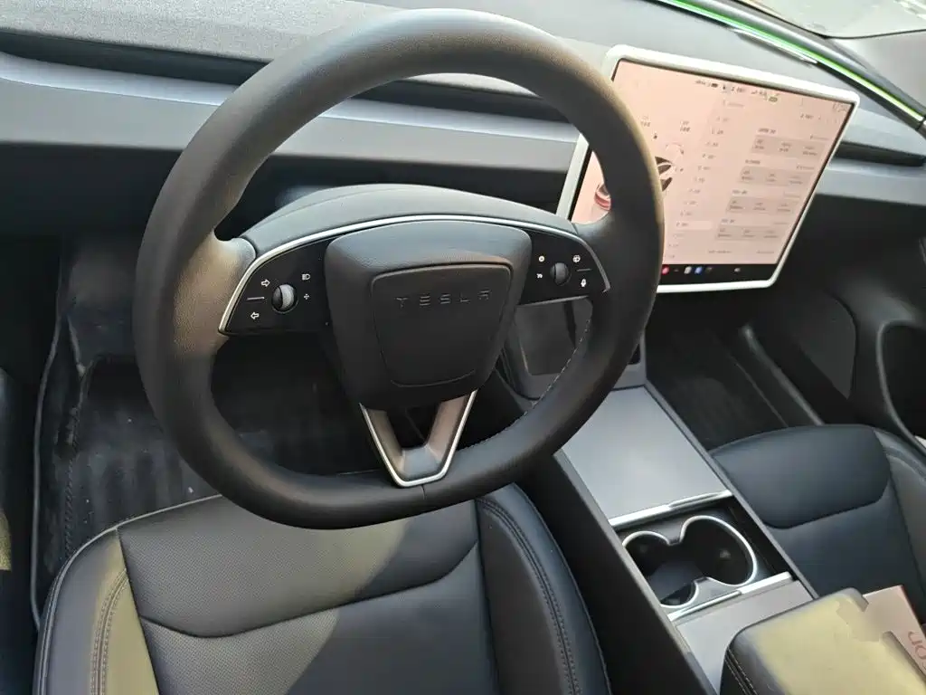 Tesla Model 3 — миниатюра 6