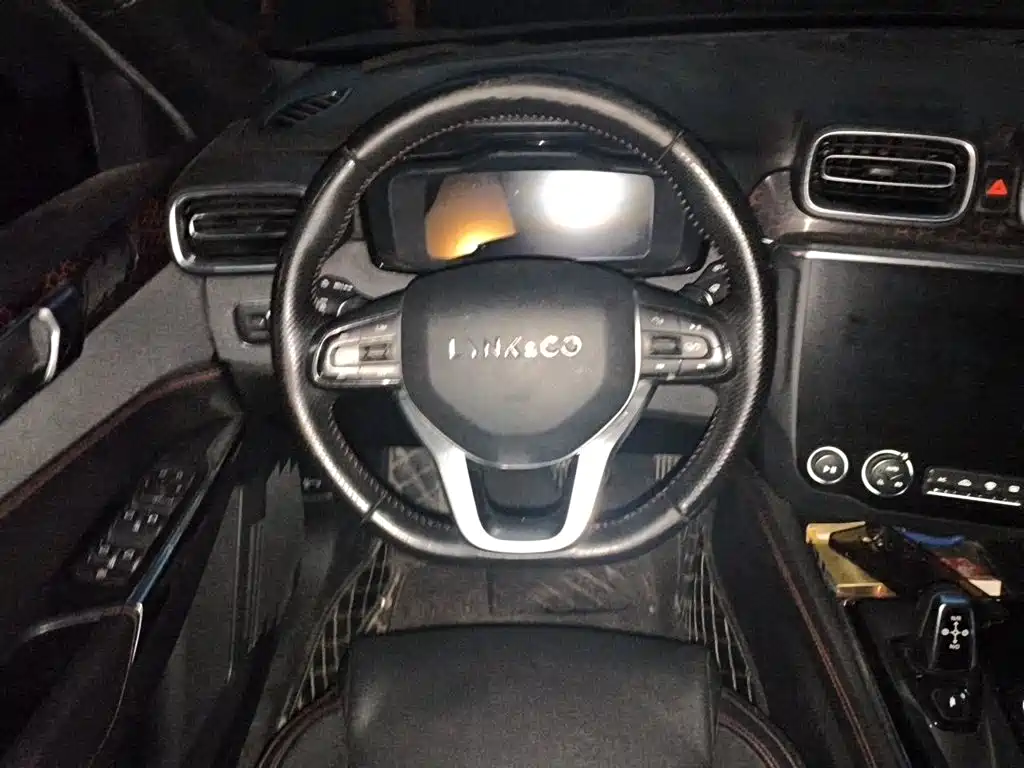 Lynk & Co 03 — миниатюра 6