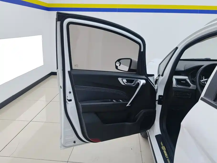 Geely Vision X3 — миниатюра 7