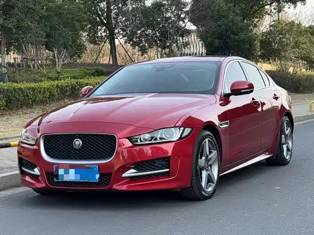 JAGUAR XE