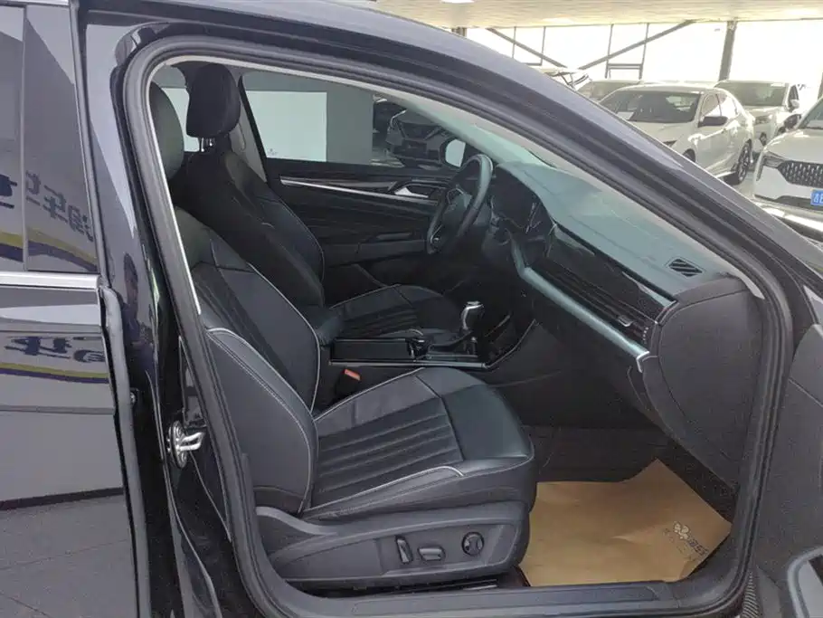 Volkswagen Passat 2023 330TSI Elite