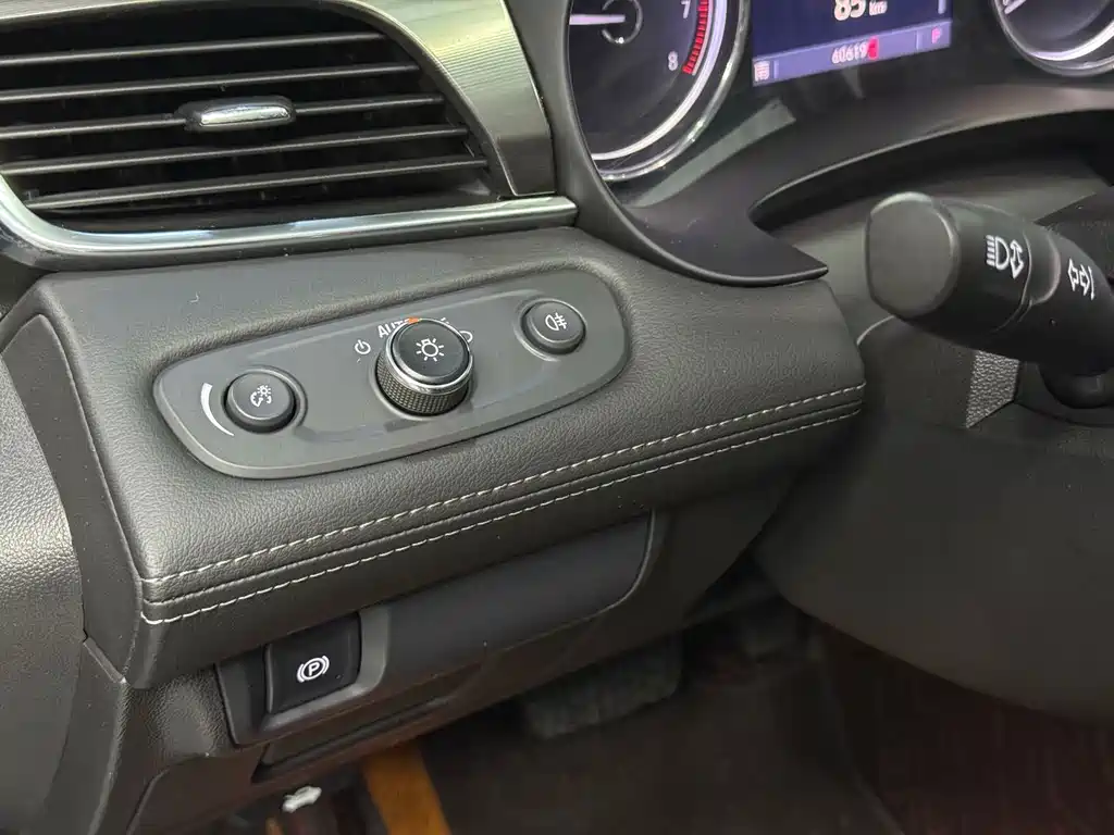 Buick LaCrosse — миниатюра 13