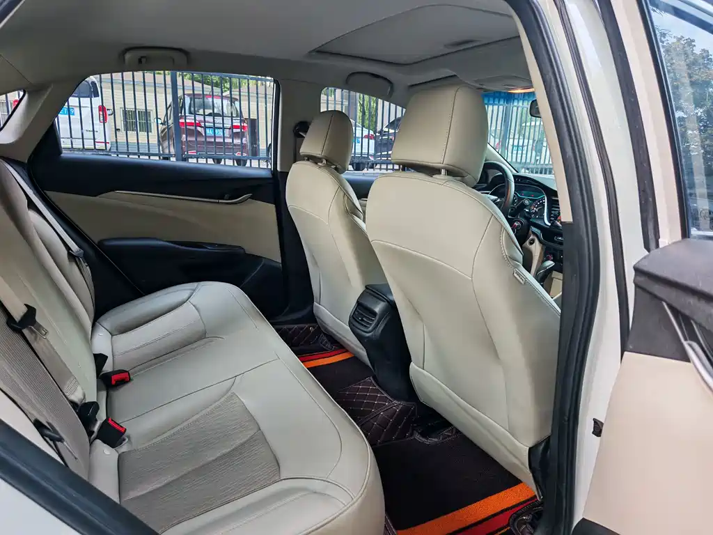 Buick Excelle — миниатюра 6