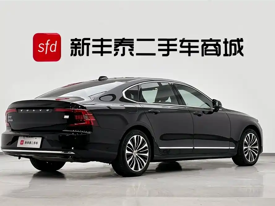 Volvo S90 2024 Luxury