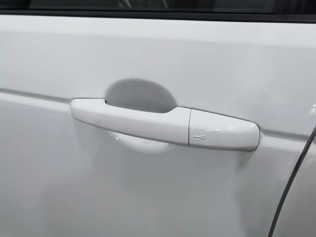 Land Rover Discovery Sport — миниатюра 18