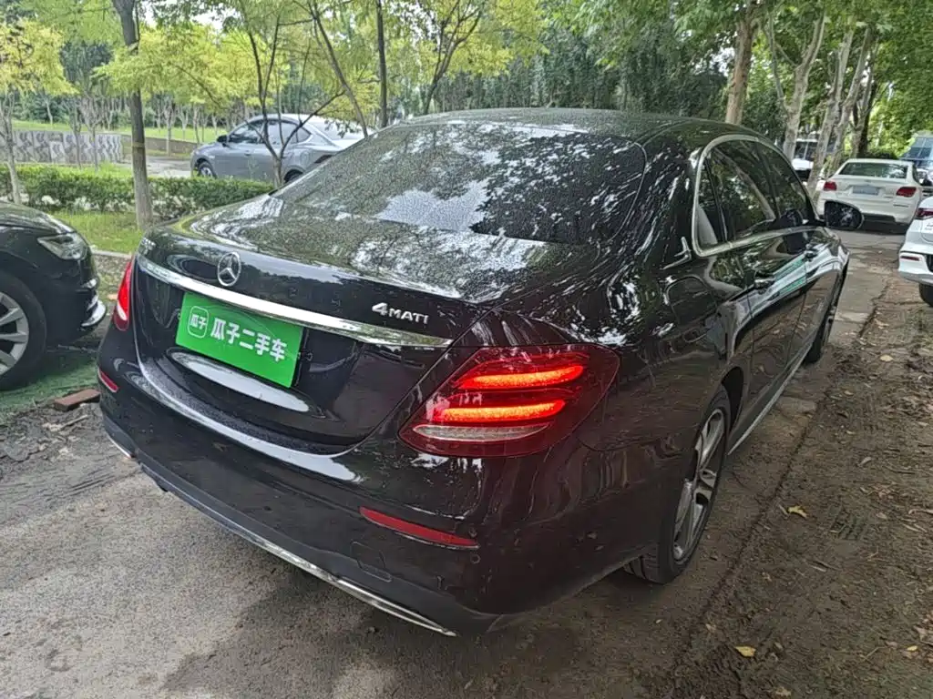 Mercedes-Benz E-Class — миниатюра 7
