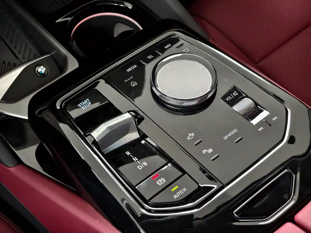 BMW i5 — миниатюра 8