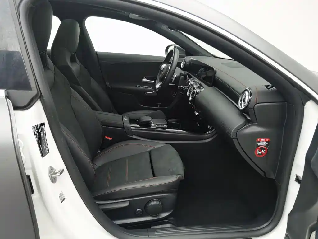 Mercedes-Benz CLA (Import) — миниатюра 23