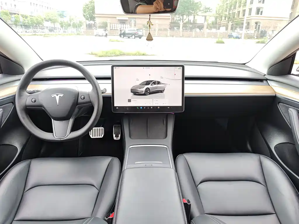 Tesla Model 3 - фото 23