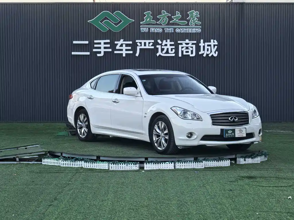 Infiniti Q70 — миниатюра 3