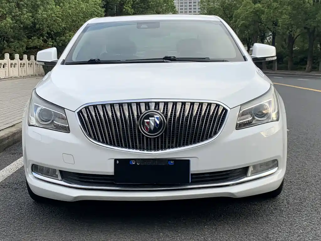 Buick LaCrosse — миниатюра 2