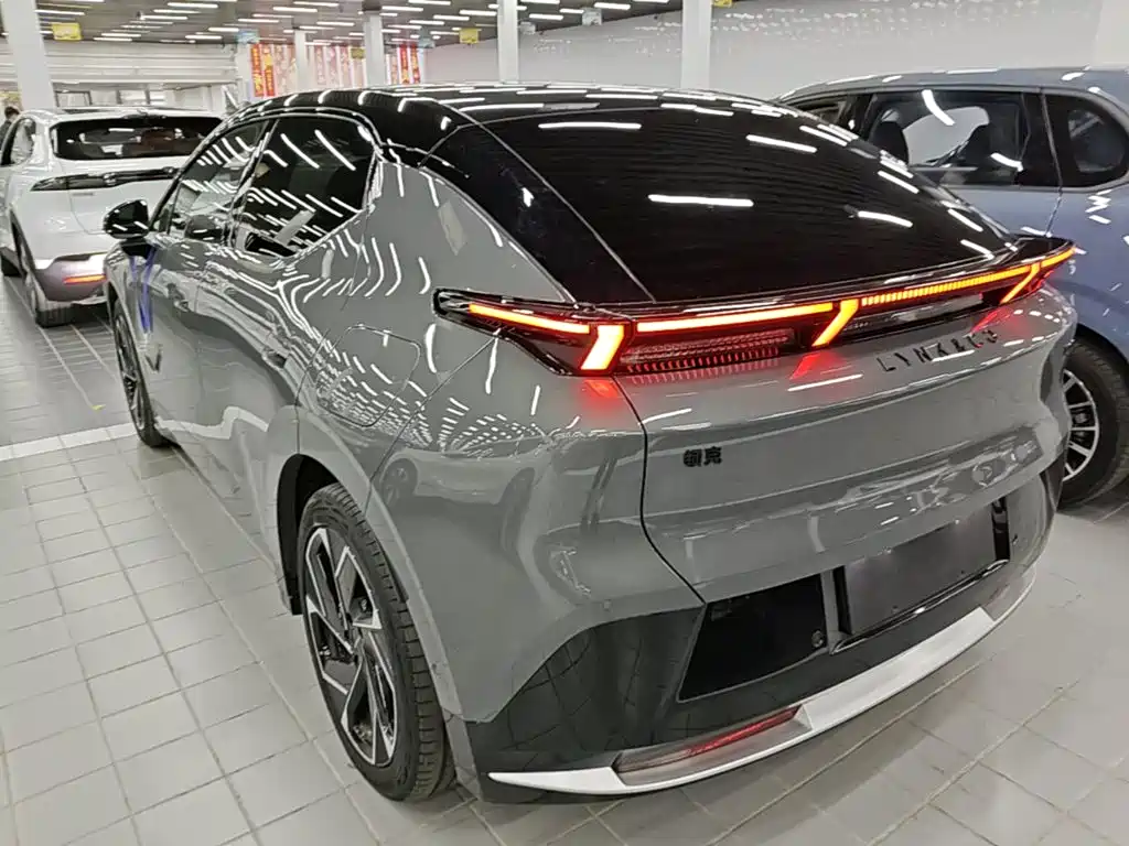 Lynk & Co 20 — миниатюра 5